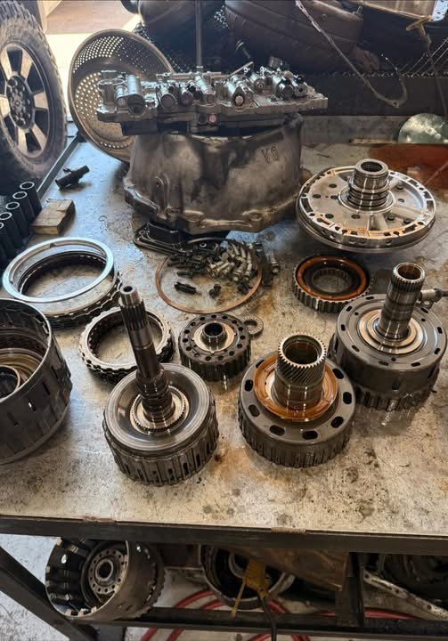 Internal transmission components on workbench